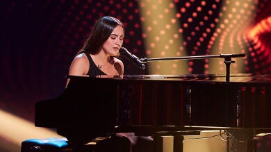 La voz de Carlota llega al corazón de Pablo López: “Tienes un angelito en la garganta” 