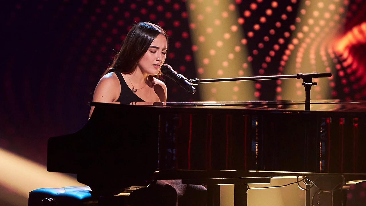 La voz de Carlota llega al corazón de Pablo López