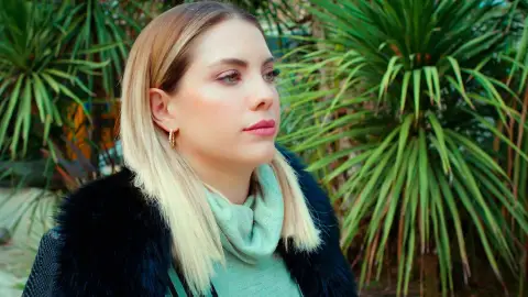 Yildiz roba la foto a su marido y se la entrega a Nadir… ¡Pero se queda con una copia! Yildiz roba la foto a su marido y se la entrega a Nadir… ¡Pero se queda con una copia!