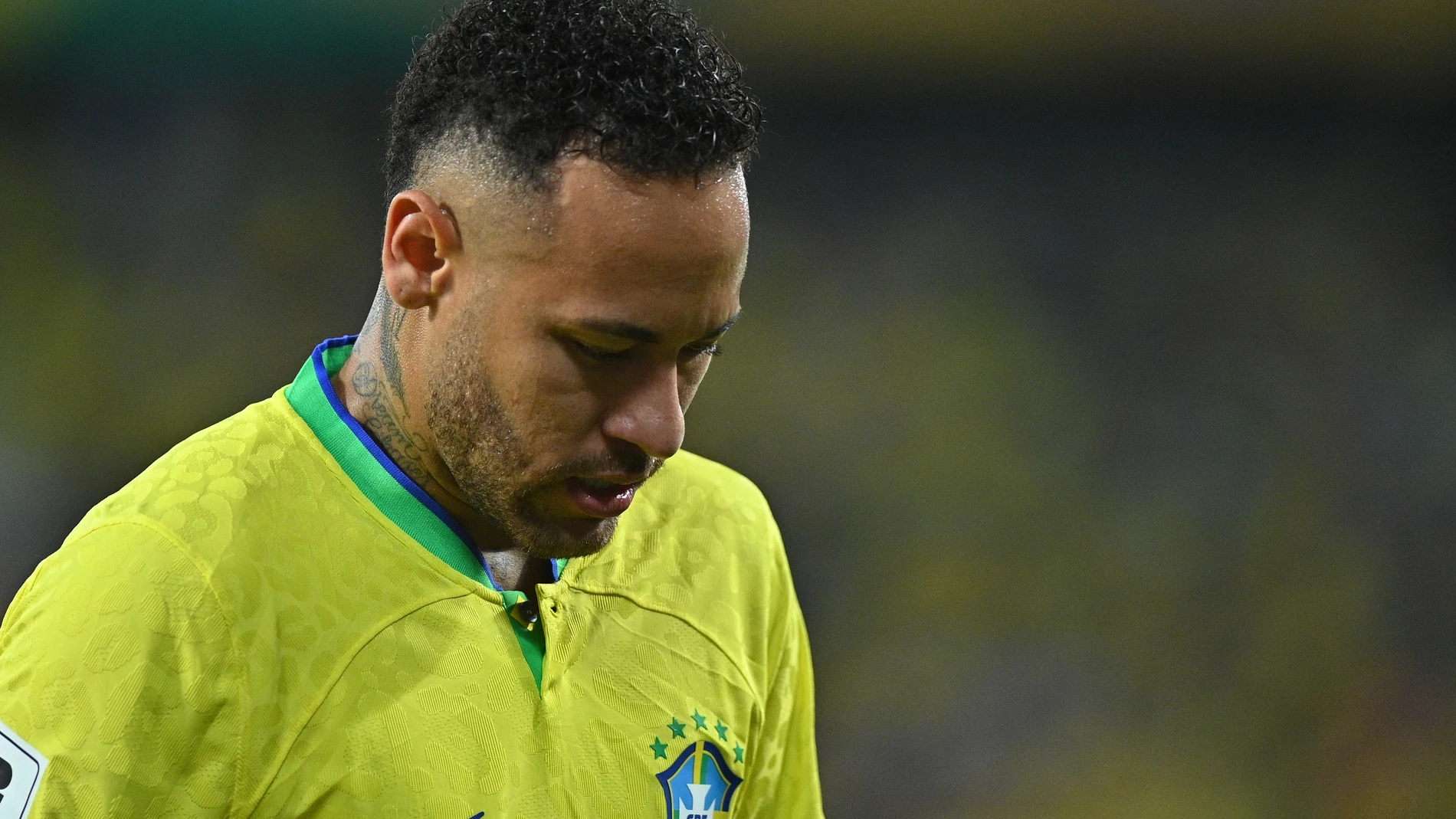 Neymar, cabizbajo tras el empate ante Venezuela