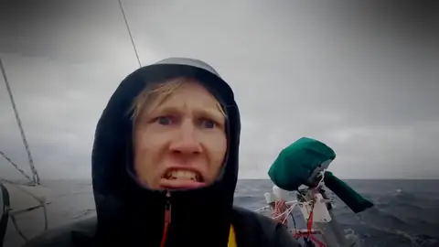 Garrett Tarter, en su aventura en el Pacífico Garrett Tarter, en su aventura en el Pacífico