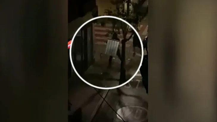 Destroza escaparate durante unas fiestas en San FeliuF Destroza escaparate durante unas fiestas en San FeliuF