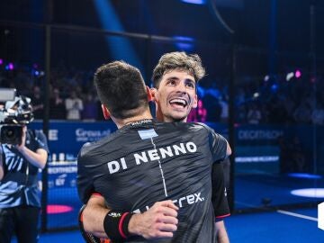  Los Superpinbes celebran su victoria en el Ámsterdam Open Pádel