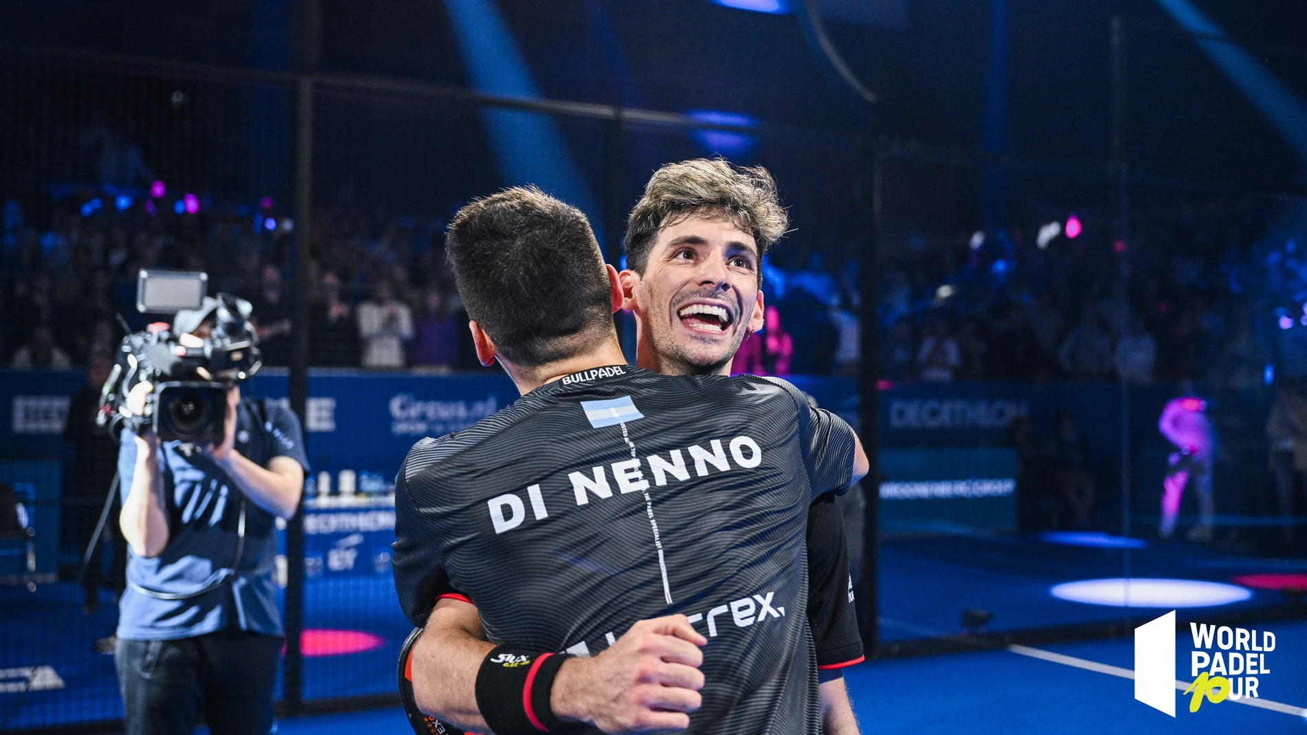 Los Superpinbes celebran su victoria en el Ámsterdam Open Pádel Los Superpinbes celebran su victoria en el Ámsterdam Open Pádel