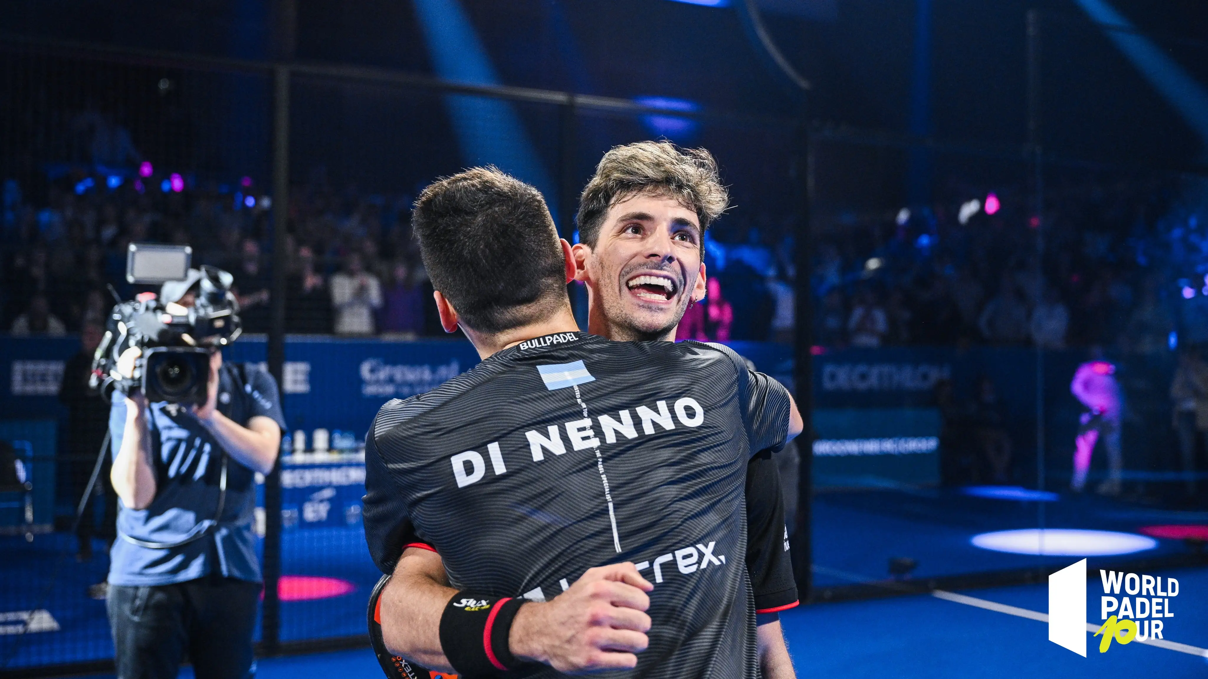 Los Superpinbes celebran su victoria en el Ámsterdam Open Pádel Los Superpinbes celebran su victoria en el Ámsterdam Open Pádel