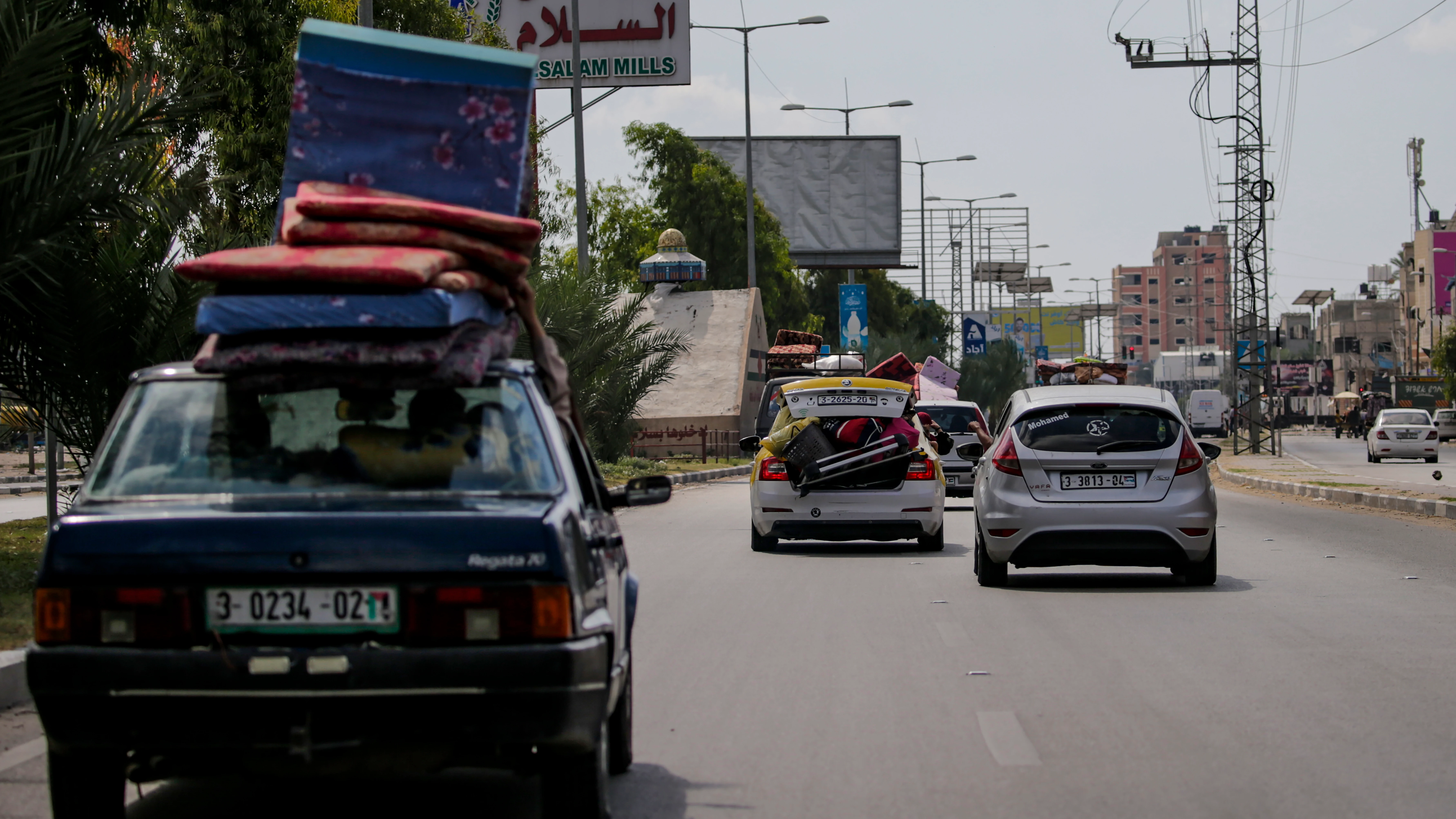 Imagen de varios vehículos evacuando la zona norte de Gaza Imagen de varios vehículos evacuando la zona norte de Gaza