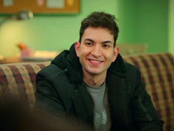 Tolga le cuenta a su hermana que su padre por fin va a ser detenido: "Ya no podr&aacute; hacernos ning&uacute;n da&ntilde;o" 