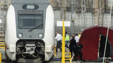 Agentes de la Policía rescatan el cuerpo sin vida de Álvaro Prieto Agentes de la Policía rescatan el cuerpo sin vida de Álvaro Prieto