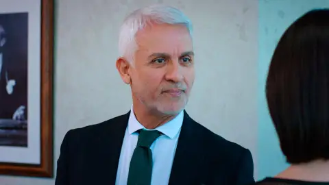 ¡El plan de Ender sale a la perfección! Şahika y Halit mueven ficha para que haya una redada policial en el casino ¡El plan de Ender sale a la perfección! Şahika y Halit mueven ficha para que haya una redada policial en el casino