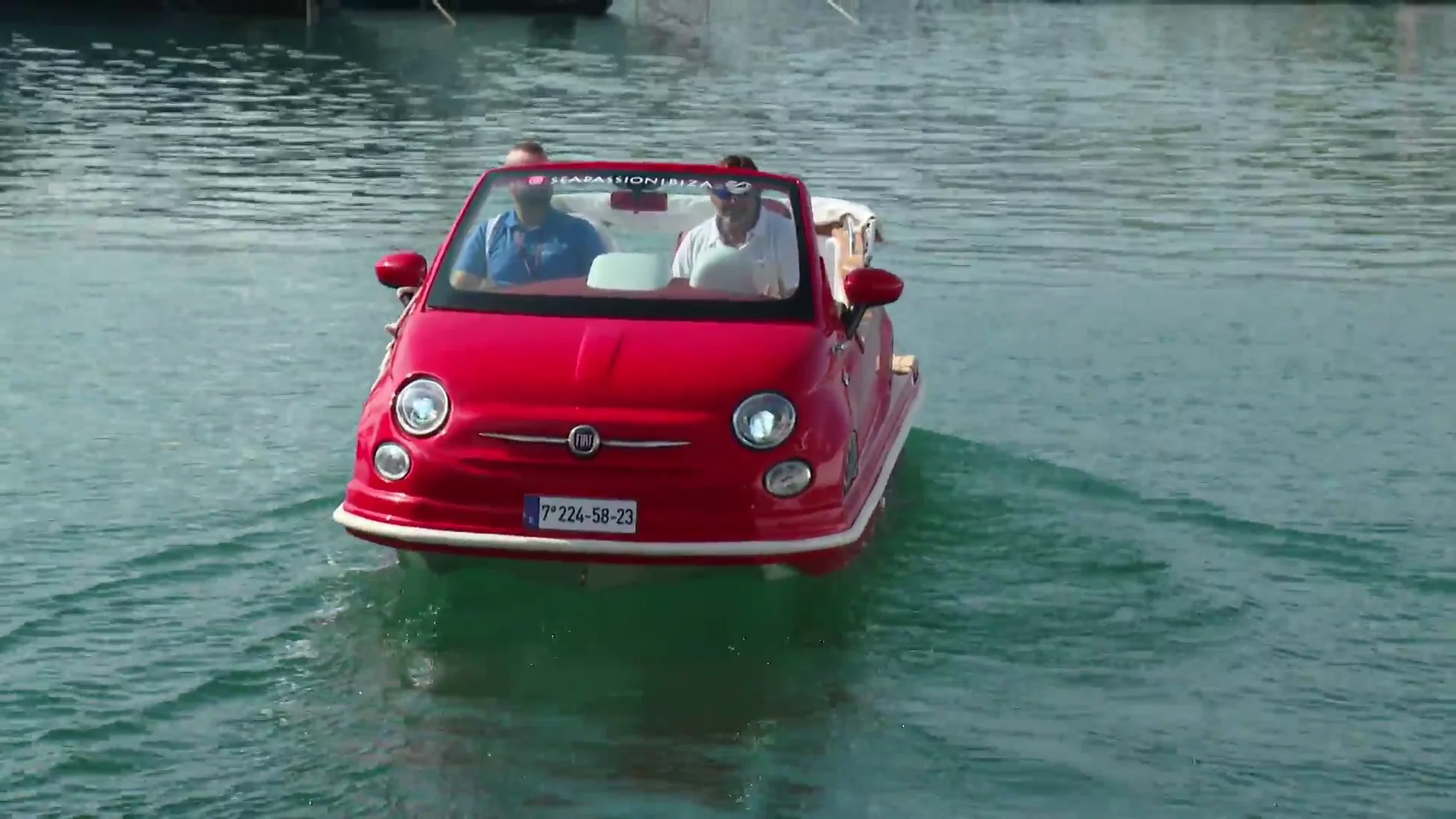El 'yate coche' del Salón Náutico de Barcelona Antena 3 Noticias