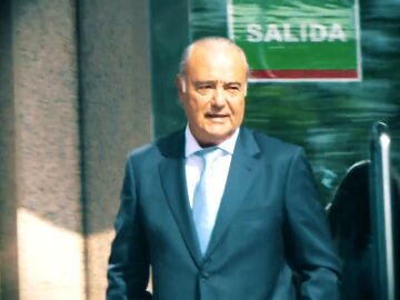 Carlos Iglesias se niega a declarar por su supuesto fraude a Hacienda: ¿Cuál es su relación actual con Julio Iglesias Jr.?