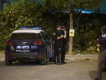 Efectivos policiales y de la UME buscando el cuerpo de Álvaro Prieto durante los primeros días de su desaparición Efectivos policiales y de la UME buscando el cuerpo de Álvaro Prieto durante los primeros días de su desaparición