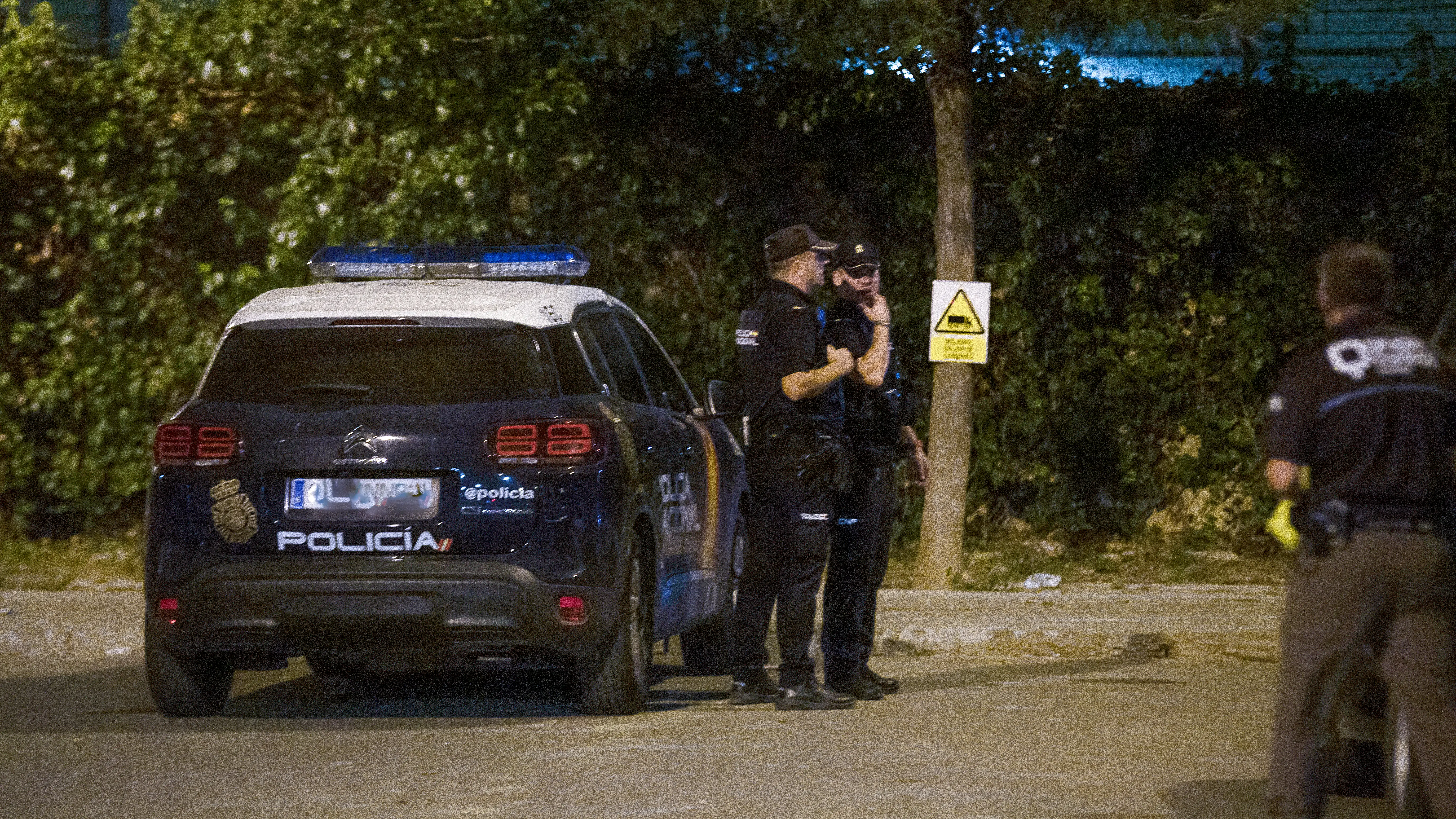 Efectivos policiales y de la UME buscando el cuerpo de Álvaro Prieto durante los primeros días de su desaparición Efectivos policiales y de la UME buscando el cuerpo de Álvaro Prieto durante los primeros días de su desaparición