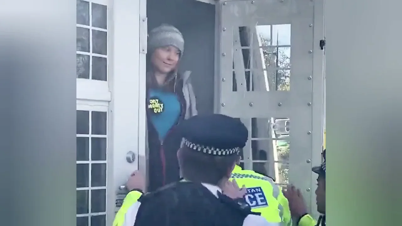  Greta Thunberg detenida en una protesta en Londres