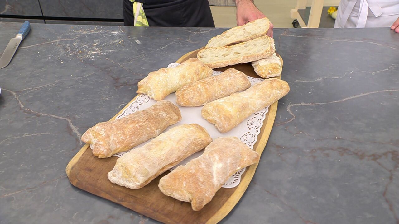 Receta casera de pan de cristal, paso a paso con Joseba Arguiñano