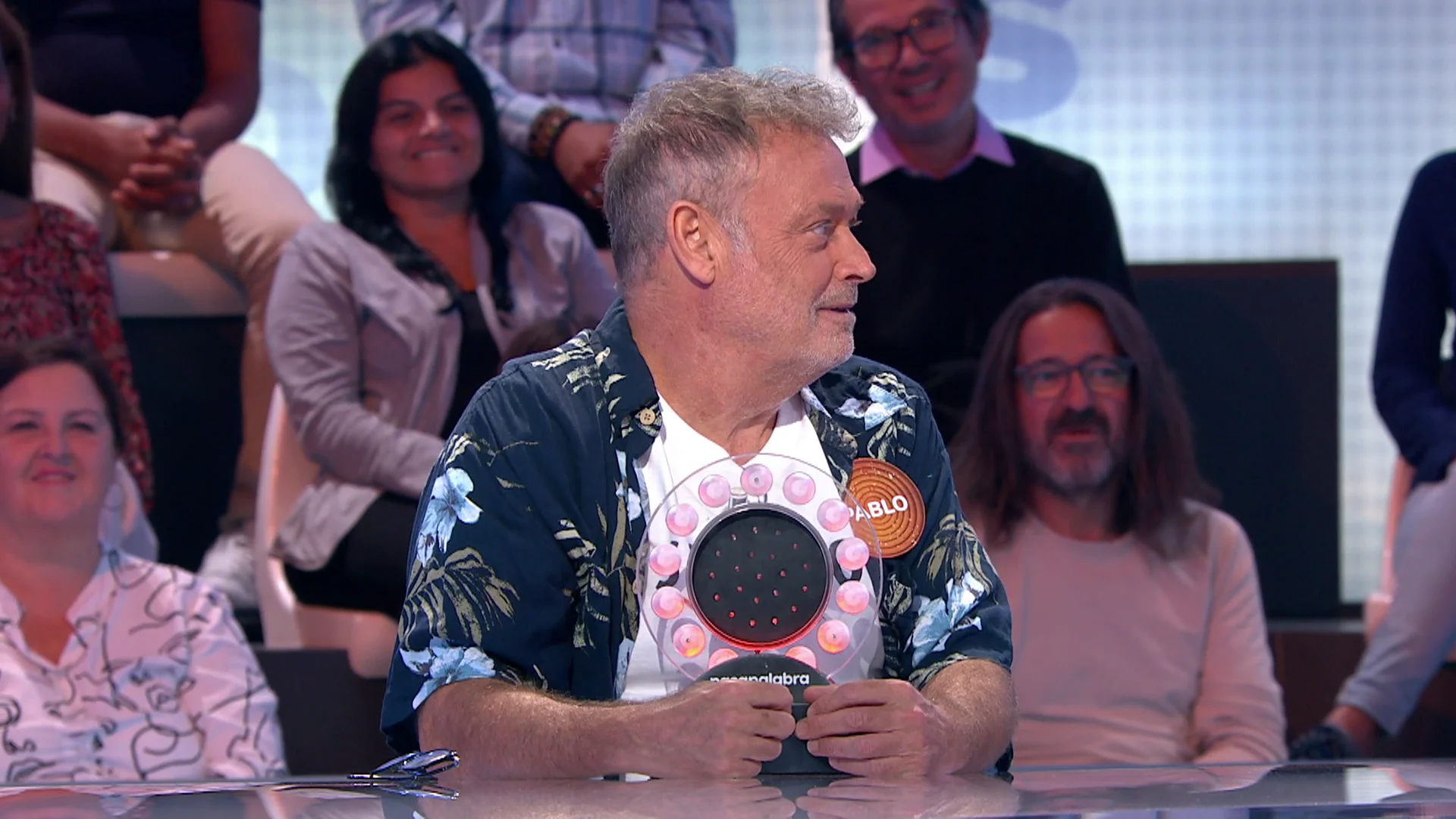 Pablo Carbonell ‘riñe’ a Óscar en pleno Pasapalabra: “Habla bien, por favor” Pablo Carbonell ‘riñe’ a Óscar en pleno Pasapalabra: “Habla bien, por favor”