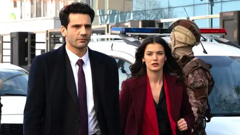 En el último capítulo de Secretos de Familia...¡La mafia se sale con la suya!: Matan a Salim y retienen a Defne En el último capítulo de Secretos de Familia...¡La mafia se sale con la suya!: Matan a Salim y retienen a Defne