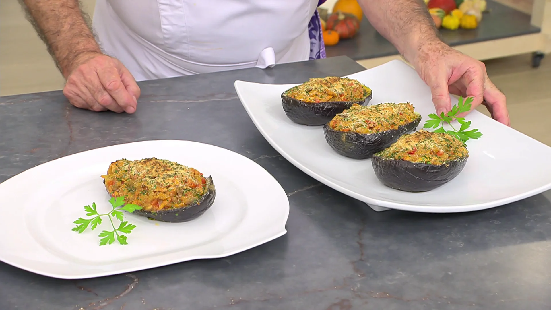 Berenjenas rellenas, un plato fácil y sabroso en 40 minutos Berenjenas rellenas, un plato fácil y sabroso en 40 minutos