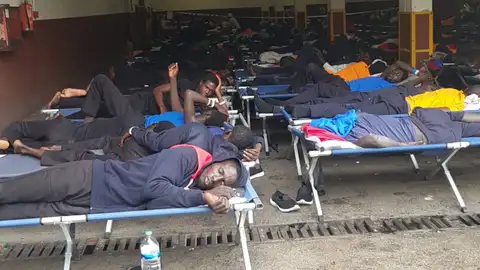 Inmigrantes llegados en cayuco a Canarias Inmigrantes llegados en cayuco a Canarias