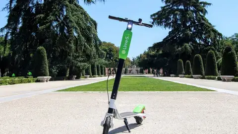 Un patinete público de Madrid Un patinete público de Madrid