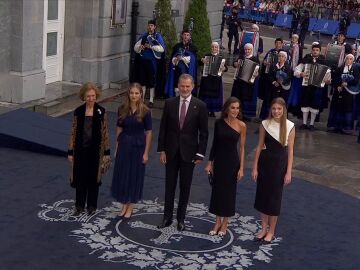 La Familia Real llega a la gala de los premios Princesa de Asturias 2023, que premiará a Meryl Streep