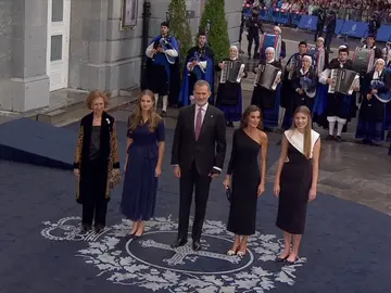 La Familia Real llega a la gala de los premios Princesa de Asturias 2023, que premiará a Meryl Streep La Familia Real llega a la gala de los premios Princesa de Asturias 2023, que premiará a Meryl Streep