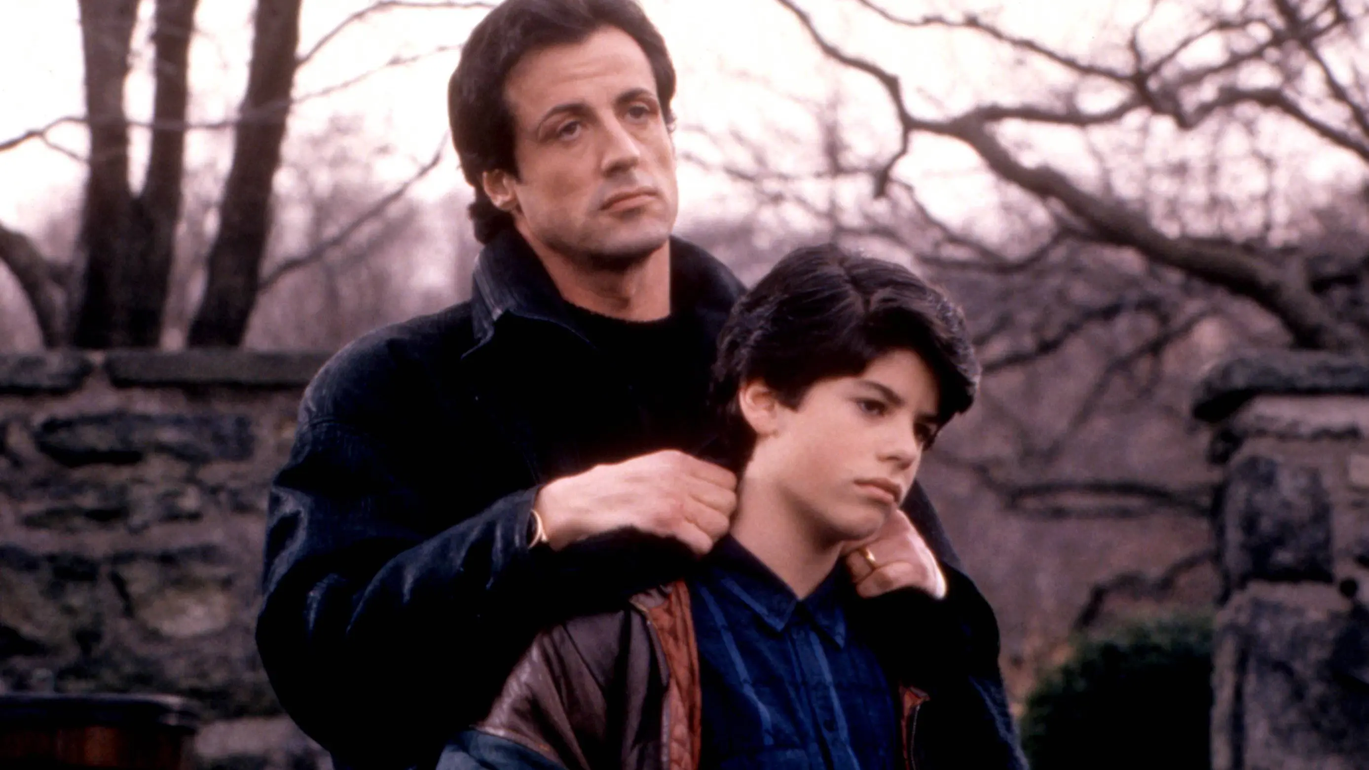 Sylvester Stallone con su hijo Sage Stallone en Rocky V en 1990