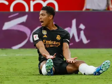 Bellingham se lamenta en el césped del Sánchez Pizjuán Bellingham se lamenta en el césped del Sánchez Pizjuán