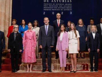 El saludo de la reina Letizia a 'Y ahora Sonsoles' en los Premios Princesa de Asturias 2023