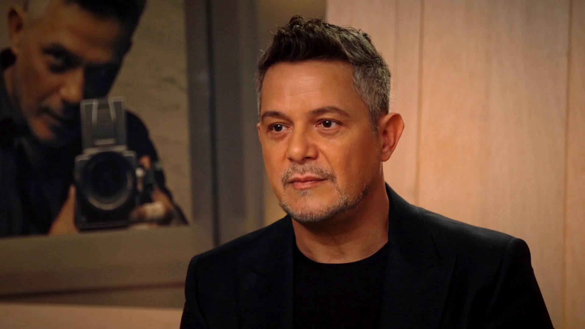 El fondo de inversión al que Alejandro Sanz debe 3 millones de euros le entregará la notificación en los Grammy Latinos