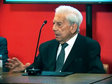 Mario Vargas Llosa publica su nuevo libro: su título, un dardo a Isabel Preysler y su dedicatoria, a Patricia Llosa Mario Vargas Llosa publica su nuevo libro: su título, un dardo a Isabel Preysler y su dedicatoria, a Patricia Llosa