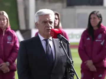 Pedro Rocha: "Jenni Hermoso se merece un aplauso por todo lo que ha sufrido" Pedro Rocha: "Jenni Hermoso se merece un aplauso por todo lo que ha sufrido"