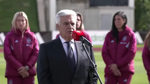 Pedro Rocha: "Jenni Hermoso se merece un aplauso por todo lo que ha sufrido" Pedro Rocha: "Jenni Hermoso se merece un aplauso por todo lo que ha sufrido"