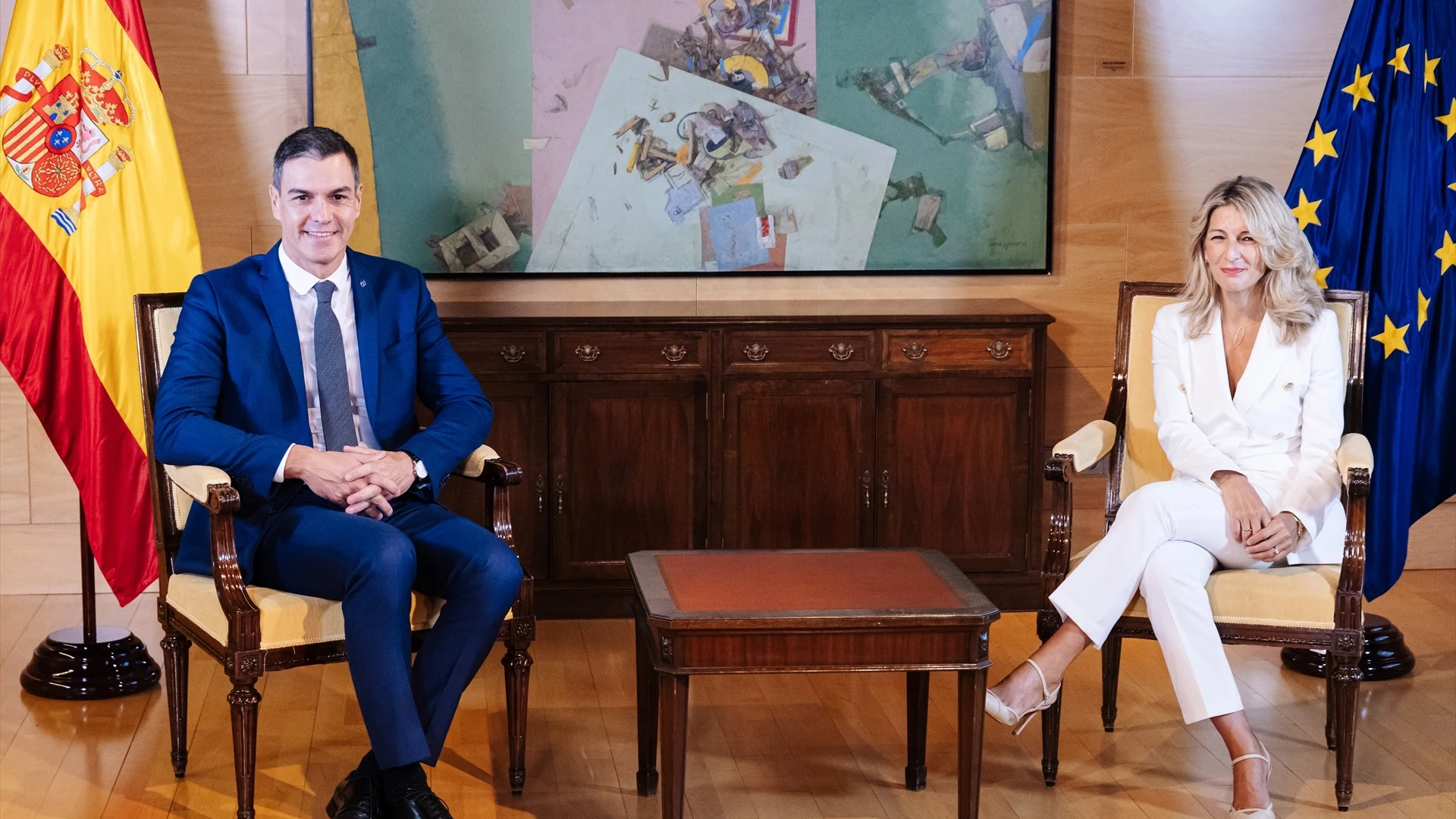 Pedro Sánchez y Yolanda Díaz, tras cerrar su acuerdo de Gobierno Pedro Sánchez y Yolanda Díaz, tras cerrar su acuerdo de Gobierno