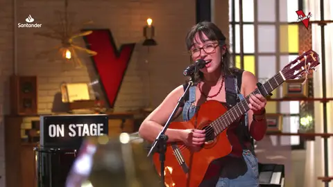 Marta exhibe personalidad y fuerza con su guitarra en El Regreso para volver a La Voz