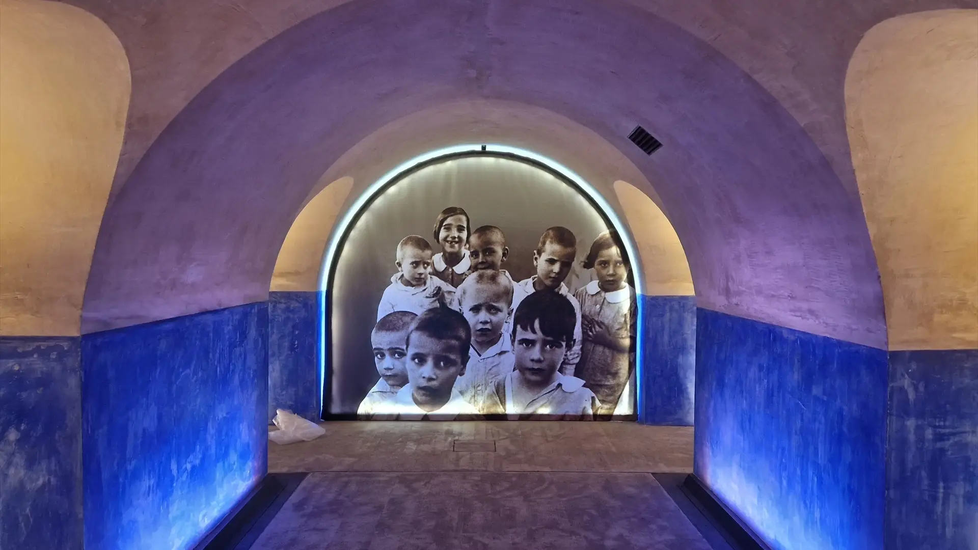 Interior del refugio antia&eacute;reo de la Guerra Civil del Ayuntamiento de Valencia