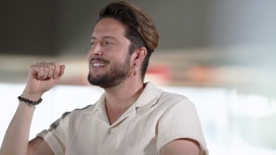 VÍDEO INÉDITO: Manuel Carrasco: “En las canciones tienes la oportunidad de cambiar el final de una historia real” 