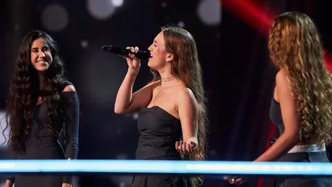 Lucía, Andrea y Maia llegan al corazón de Pablo López Lucía, Andrea y Maia llegan al corazón de Pablo López