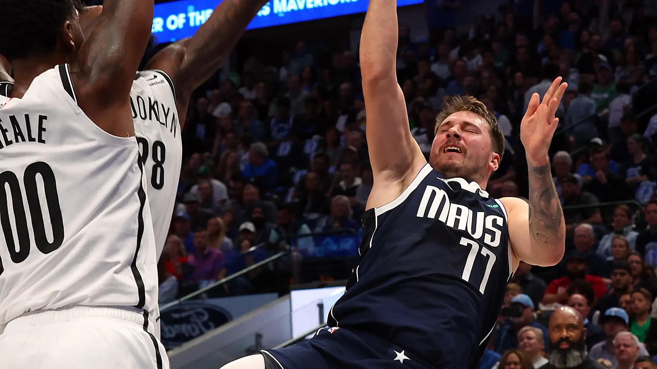 Doncic en acci&oacute;n contra los Nets