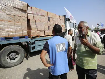Camiones de la UNRWA Camiones de la UNRWA