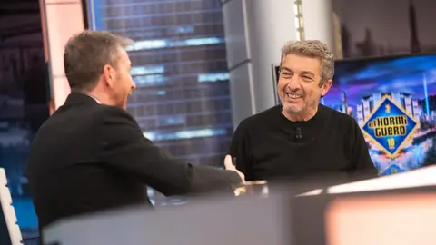 Ricardo Darín es tan poco rencoso... ¡que su mujer tiene que recordarle sus enfados! Ricardo Darín es tan poco rencoso... ¡que su mujer tiene que recordarle sus enfados!