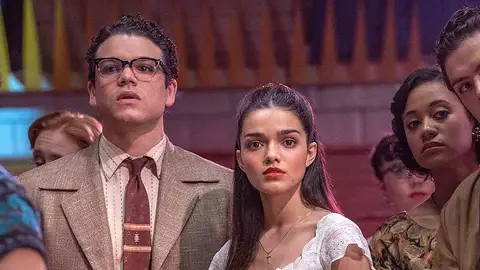 Rachel Zegler y Josh Andrés Rivera en West Side Story Rachel Zegler y Josh Andrés Rivera en West Side Story