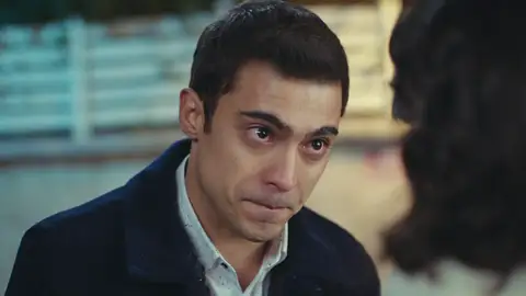 Yiğit y Lila rompen su relación en el lugar en el que se dieron su primer beso: “No te merezco” Yiğit y Lila rompen su relación en el lugar en el que se dieron su primer beso: “No te merezco”