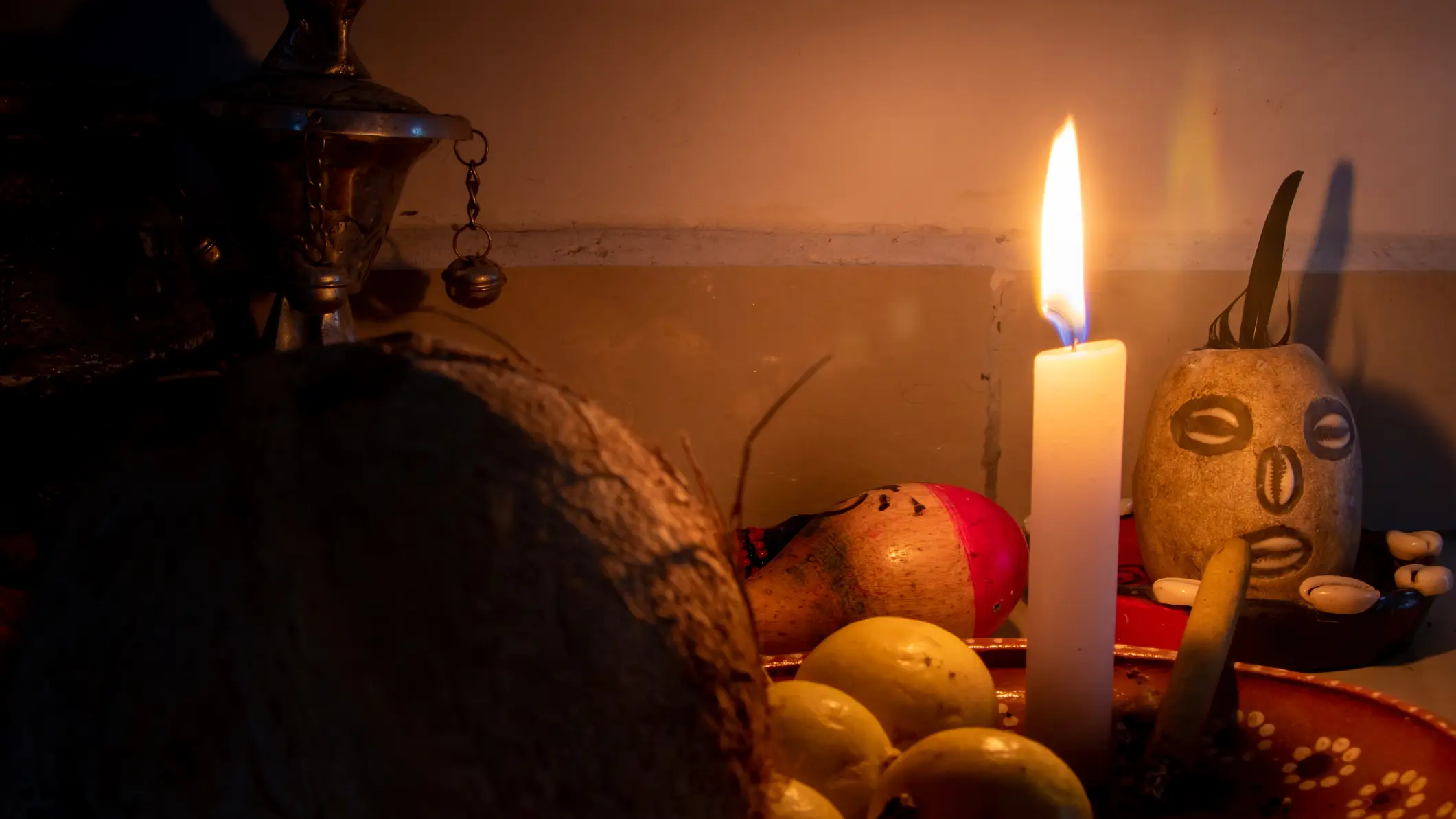 Imagen de archivo de un altar de santer&iacute;a