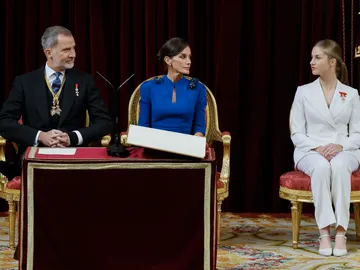 Los Reyes y la princesa Leonor en la jura de la Constitución Los Reyes y la princesa Leonor en la jura de la Constitución