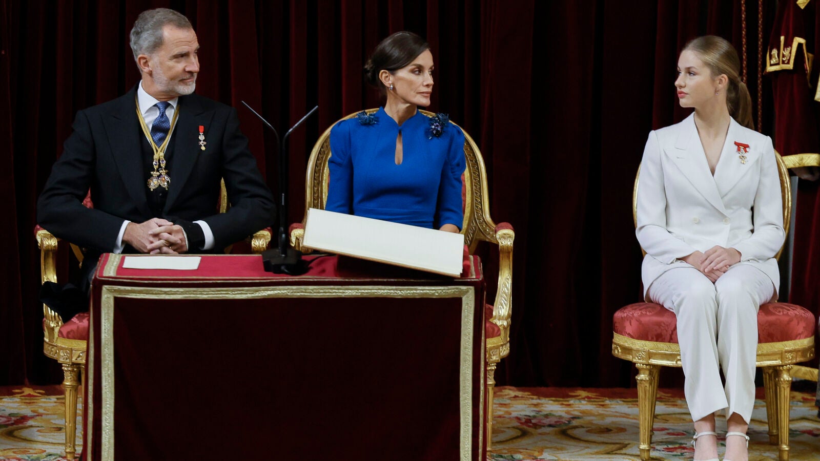 La comunicación no verbal durante la jura de la Constitución: 