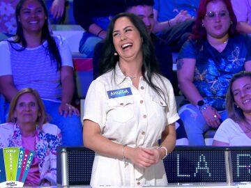 Amanda, la concursante que invita a todo el plató de La ruleta de la suerte a una caña