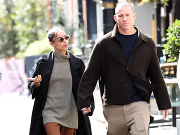 Zoe Kravitz y Channing Tatum paseando cogidos de la mano Zoe Kravitz y Channing Tatum paseando cogidos de la mano