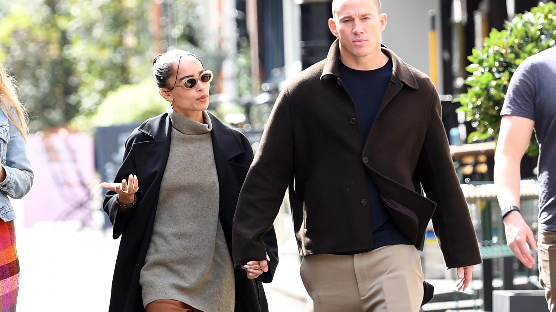 Zoe Kravitz y Channing Tatum paseando cogidos de la mano Zoe Kravitz y Channing Tatum paseando cogidos de la mano