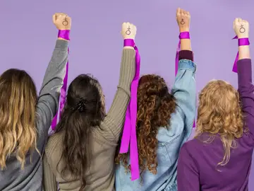 Mujeres empoderadas posando Mujeres empoderadas posando